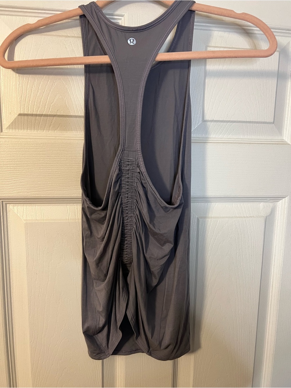 #070 Lululemon Deep Stretch Racerback Tank Lilac Stone Size 4 EUC - Picture 2 of 2